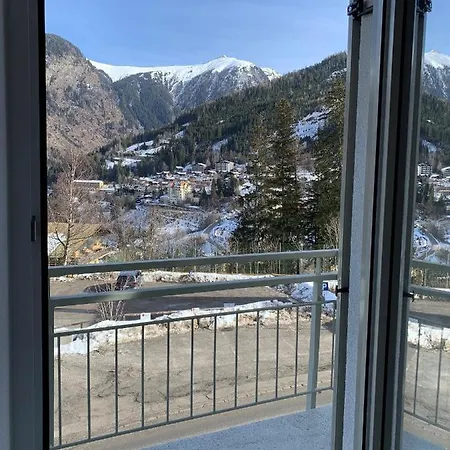 Hotel Nefer, Haus