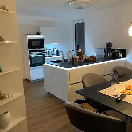 Отель Nefer, Haus Бадгаштейн